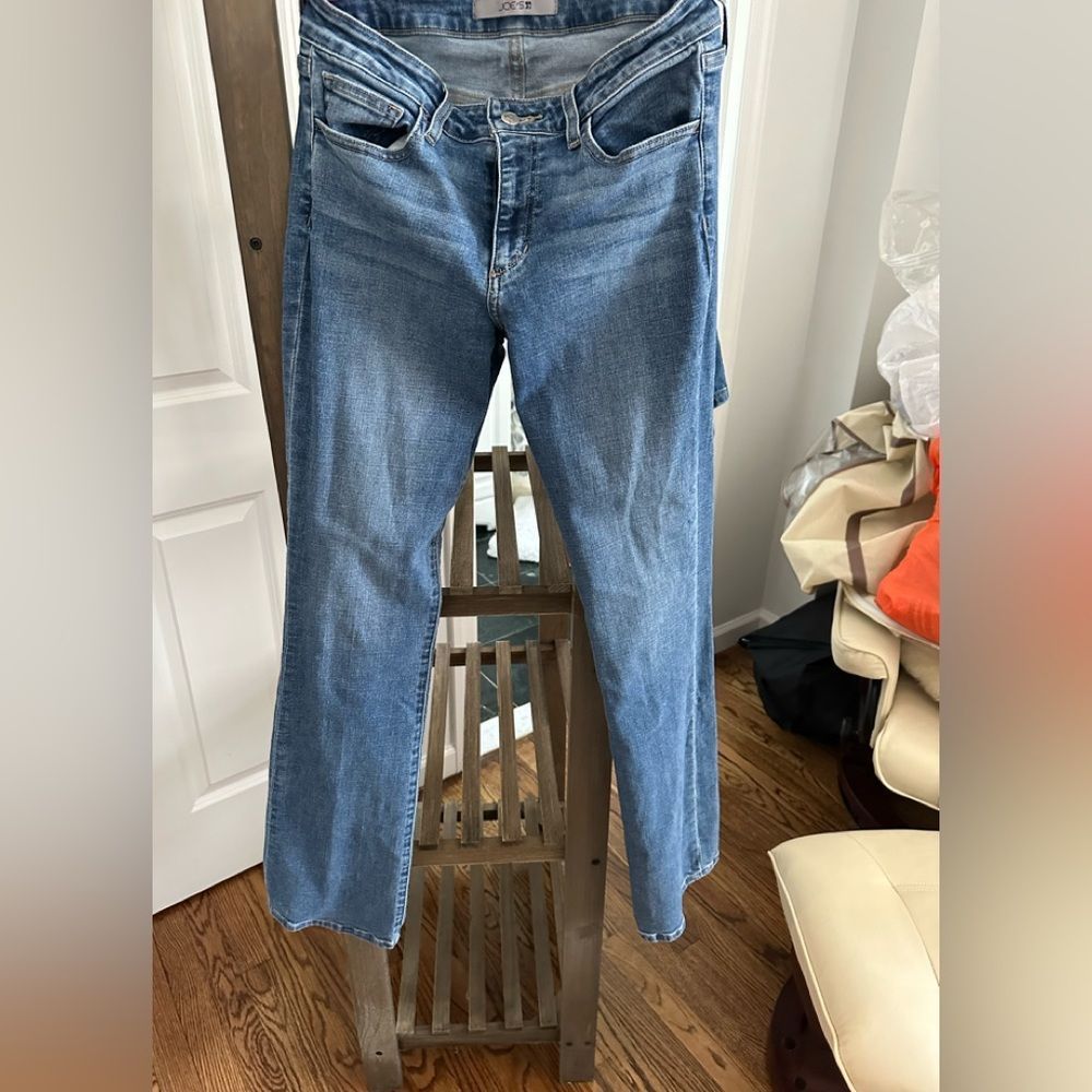 Joes jeans boot cut size 6  mid rise 9 inches